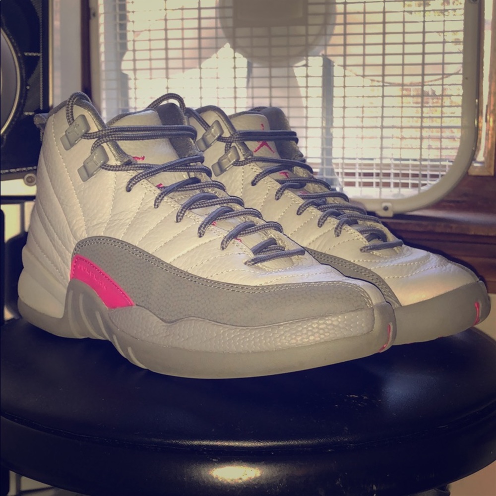 Jordan 12 Big Kids Size 5. Pink/Gray